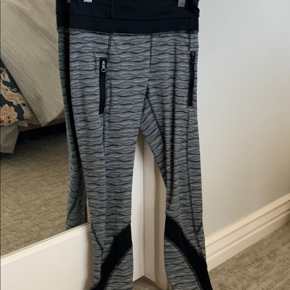 Lululemon inspire crop with zippers